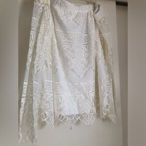 Women’s XL lace top.